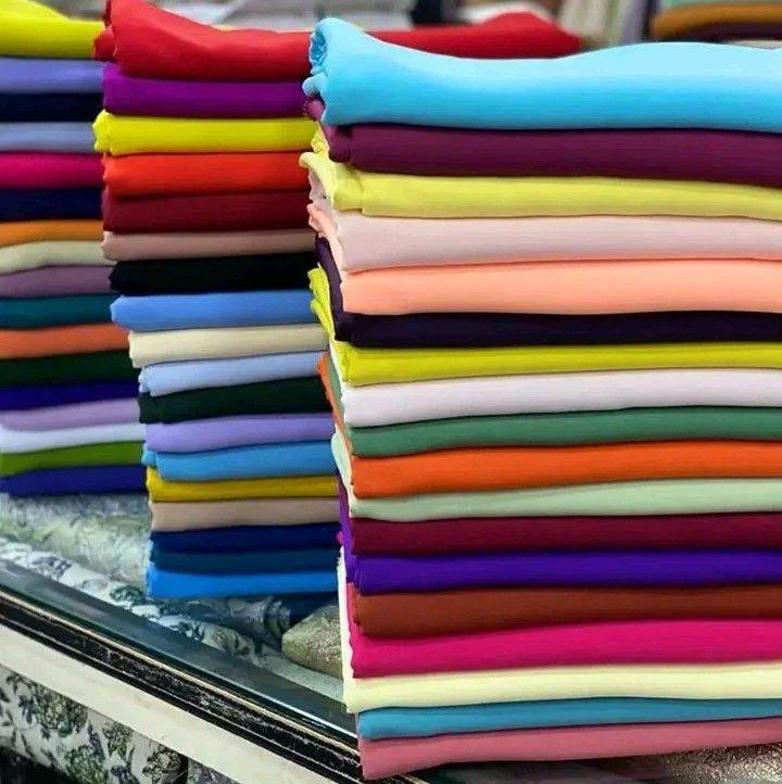 پارچه کرپ چیست؟ بررسی 5 نوع پارچه کرپ و کاربرد آن در خیاطی 3 کرپ مازراتی